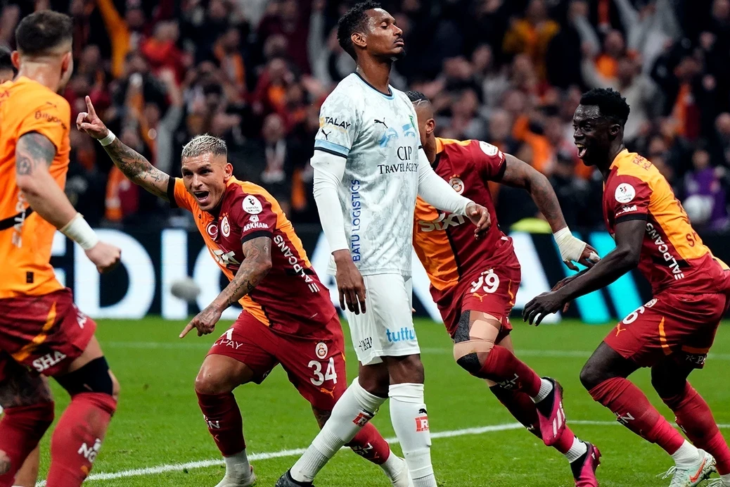 WATCH: Galatasaray extend lead to six points