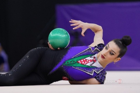 Raffaeli takes lead at Baku World Cup – UPDATED – PHOTO