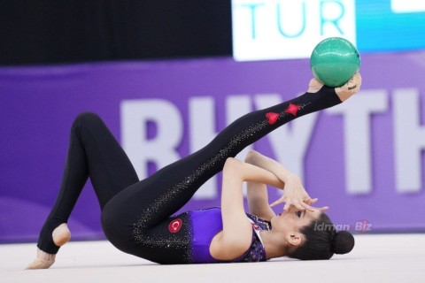Raffaeli takes lead at Baku World Cup – UPDATED – PHOTO