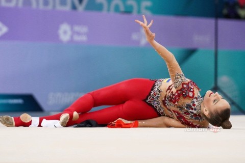 First medals to be awarded today at the Rhythmic Gymnastics World Cup in Baku - PHOTO