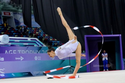 First medals to be awarded today at the Rhythmic Gymnastics World Cup in Baku - PHOTO