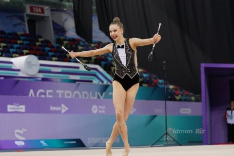 First medals to be awarded today at the Rhythmic Gymnastics World Cup in Baku - PHOTO