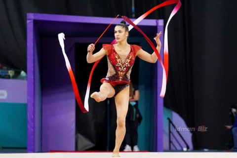 First medals to be awarded today at the Rhythmic Gymnastics World Cup in Baku - PHOTO