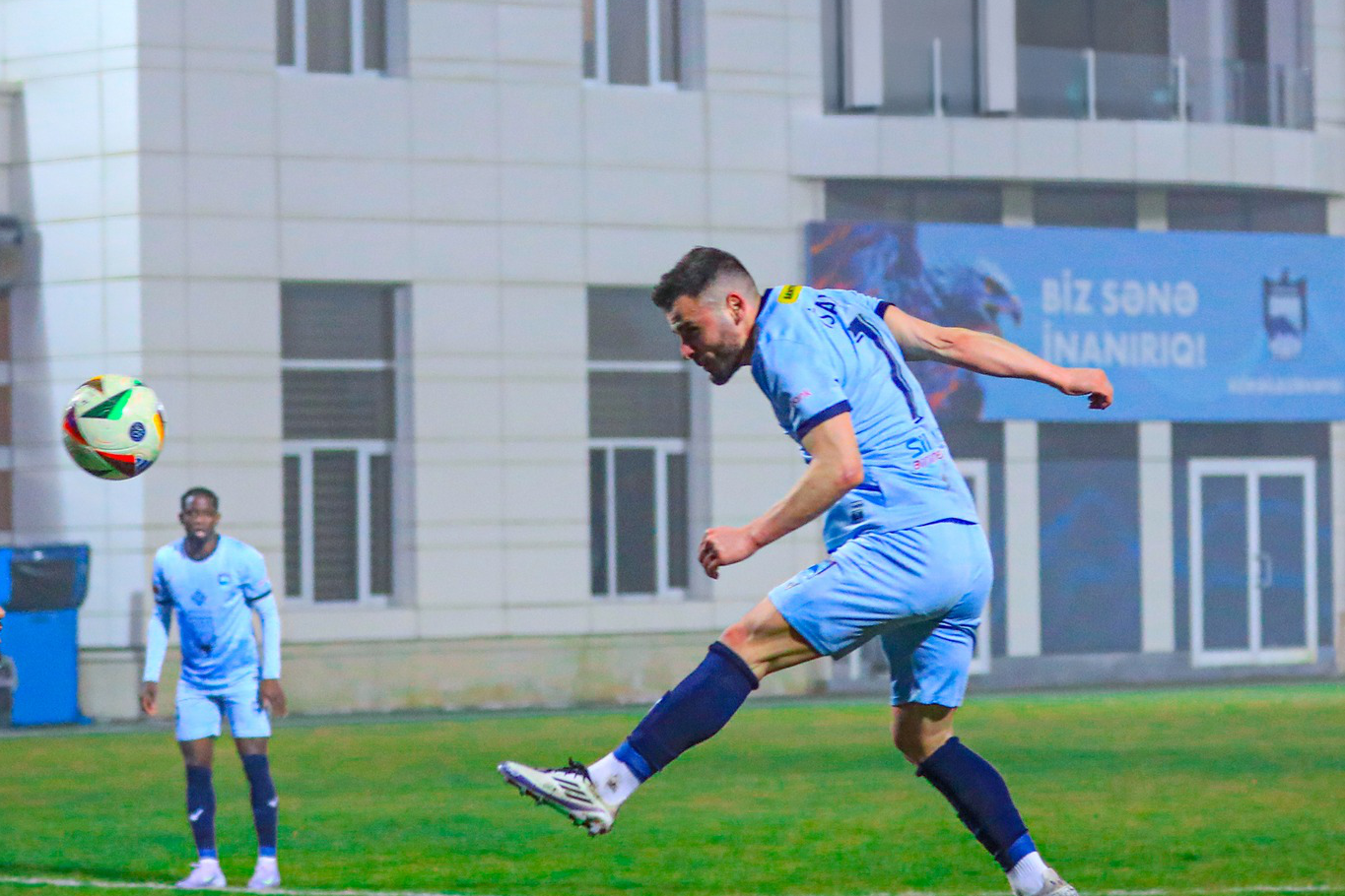 “Zirə”nin futbolçusu üçün YUBİLEY