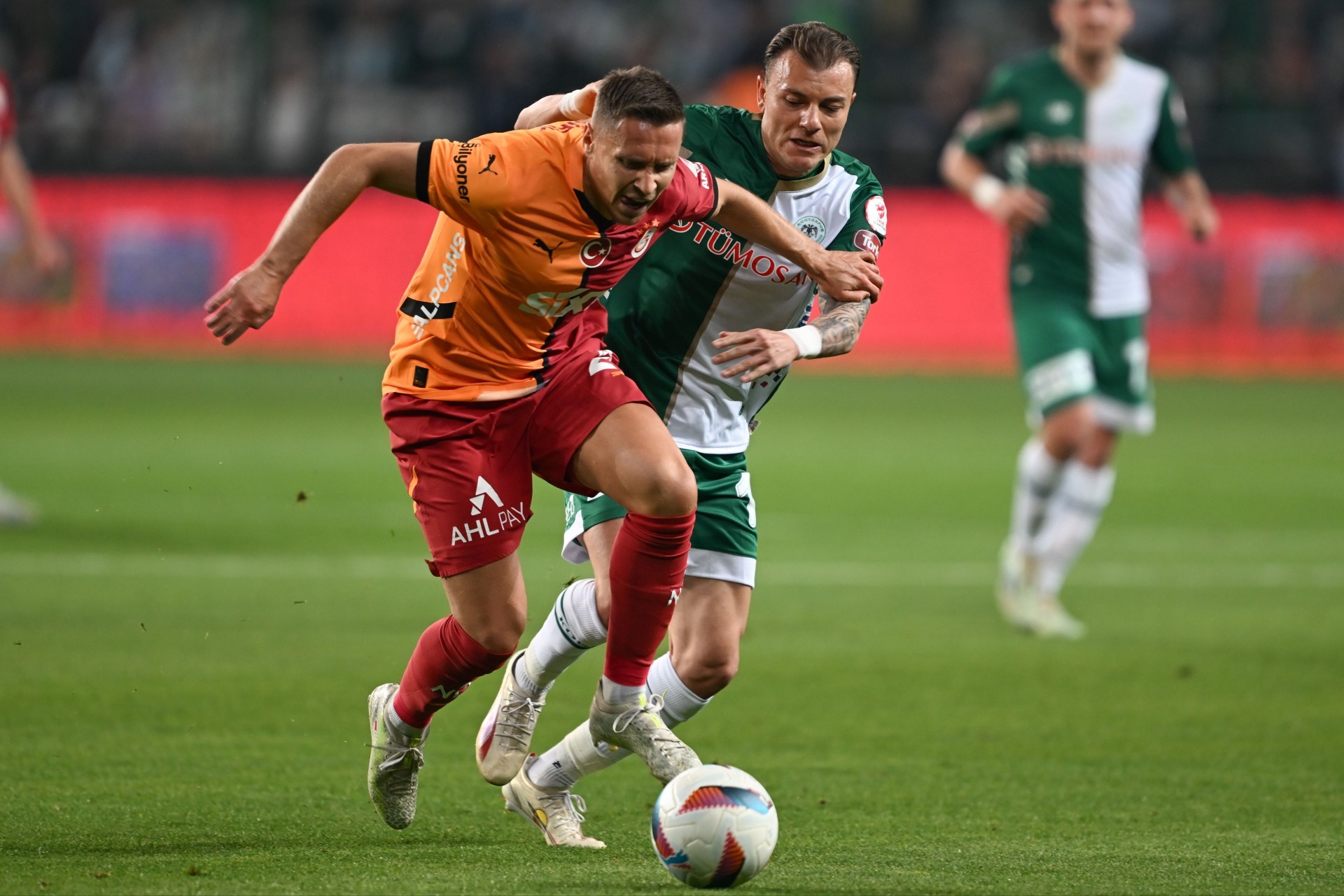 "Qalatasaray" darmadağınla finalda - VİDEO
