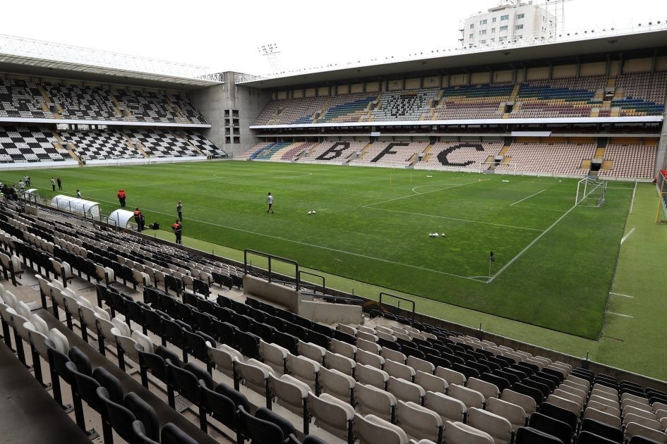Boavista left in dark: Stadium lights cut due to unpaid bills