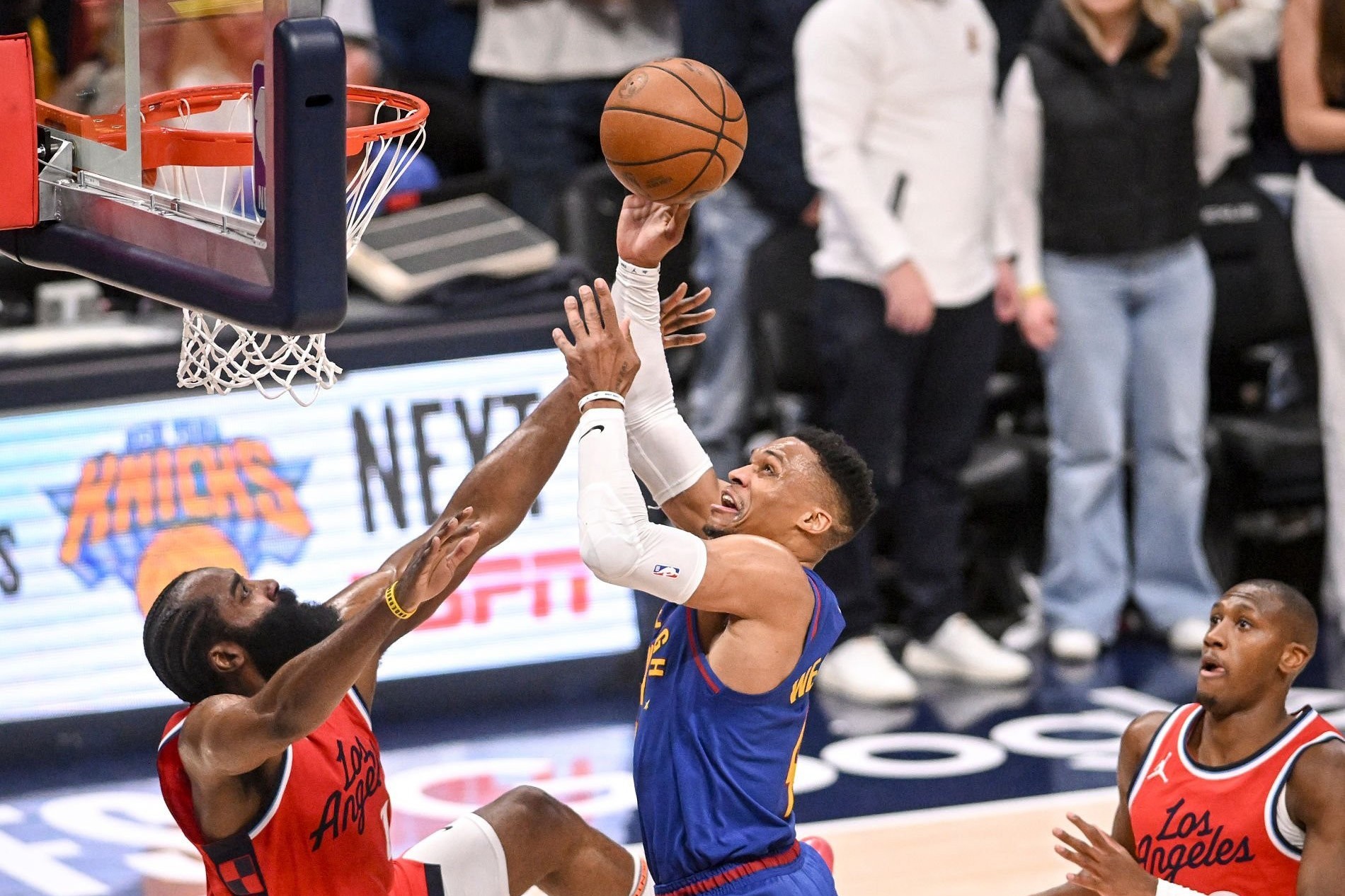 NBA-nın bukmeker kontorları ilə əməkdaşlığı - basketbolçular nə deyir?