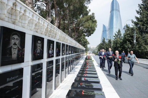 President of the European Volleyball Confederation visited the Alley of Honor - PHOTO