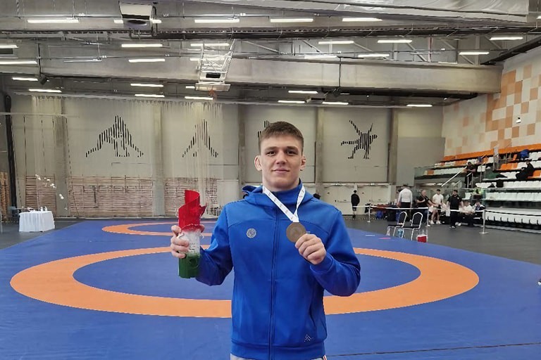 Азербайджанский борец  выиграл золото на международном турнире - ФОТО