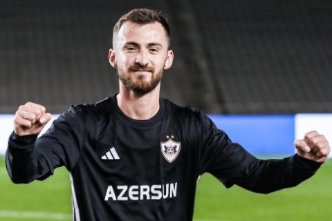 Redon Cica: “Növbəti mövsüm də “Qarabağ”da qalacağam”