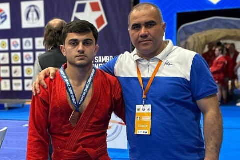 Азербайджанские самбисты завоевали серебро и бронзу на чемпионате Европы - ФОТО