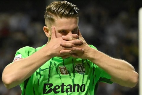 Leader changes: Who will win "Golden Boot"?