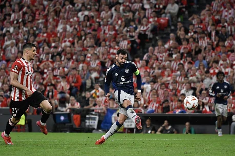 WATCH: Europa League: Confident wins for English clubs in first leg