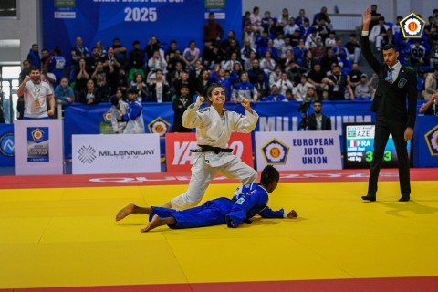 Yığmamız Avropa Kubokunun ilk günündə 12 medal qazanıb - FOTO