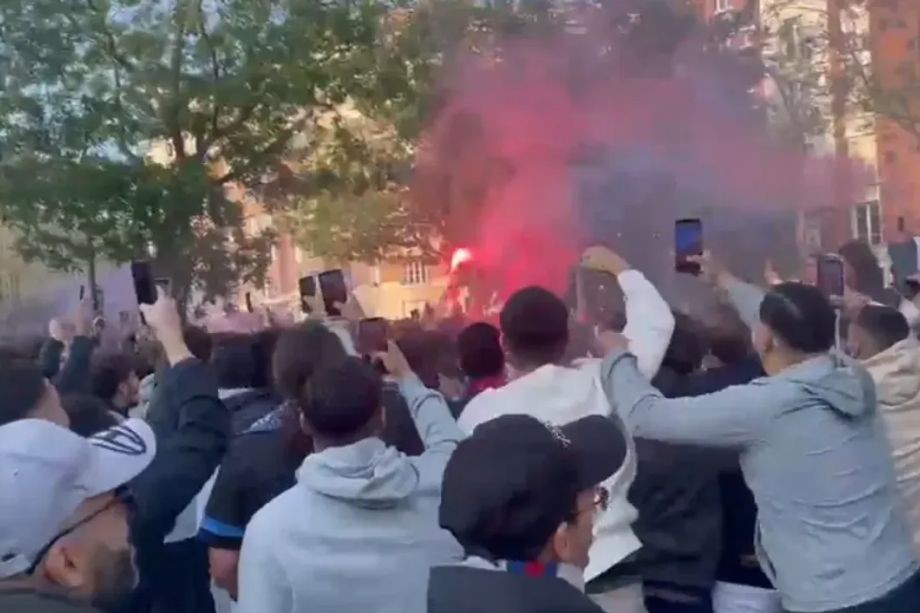 Фанаты ПСЖ устроили беспорядки перед матчем с "Арсеналом"