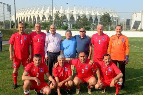 Azərbaycanın veteran futbolçuları Özbəkistanla heç-heçə oynayıblar