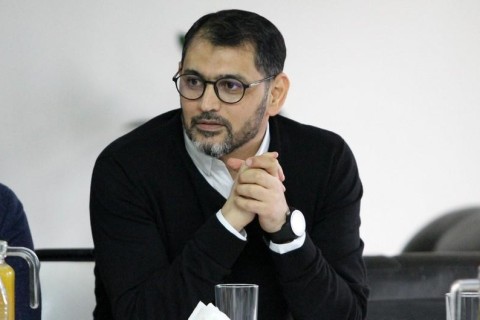 Ceyhun Sultanov: “Mahir Emrelinin 20 yaşı yoxdur ki, perspektiv düşünsün”