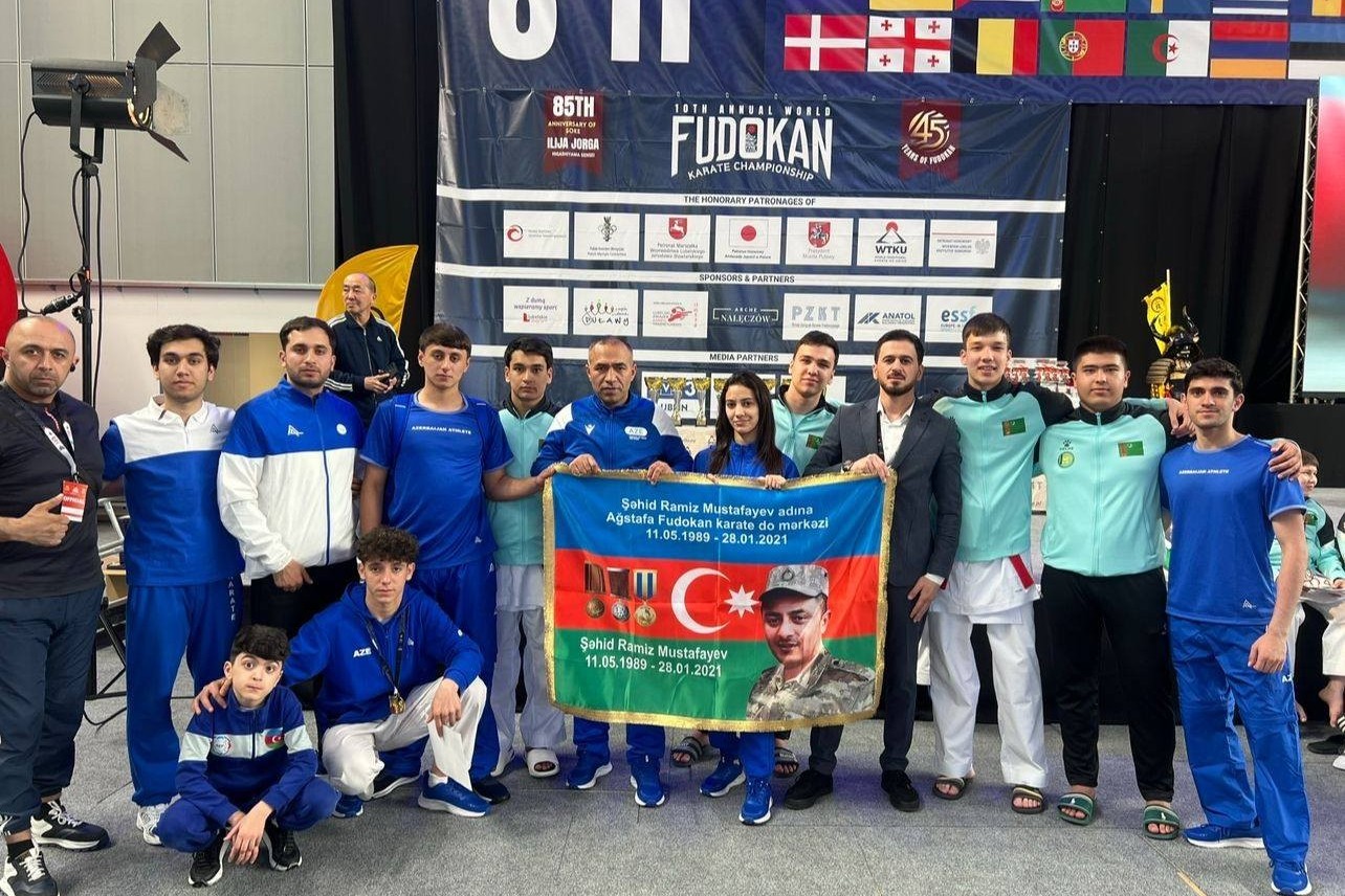 Azərbaycan karateçiləri növbəti medallarını qazanıblar