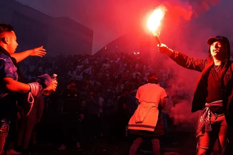 Матч чемпионата Франции был прерван из-за беспорядков