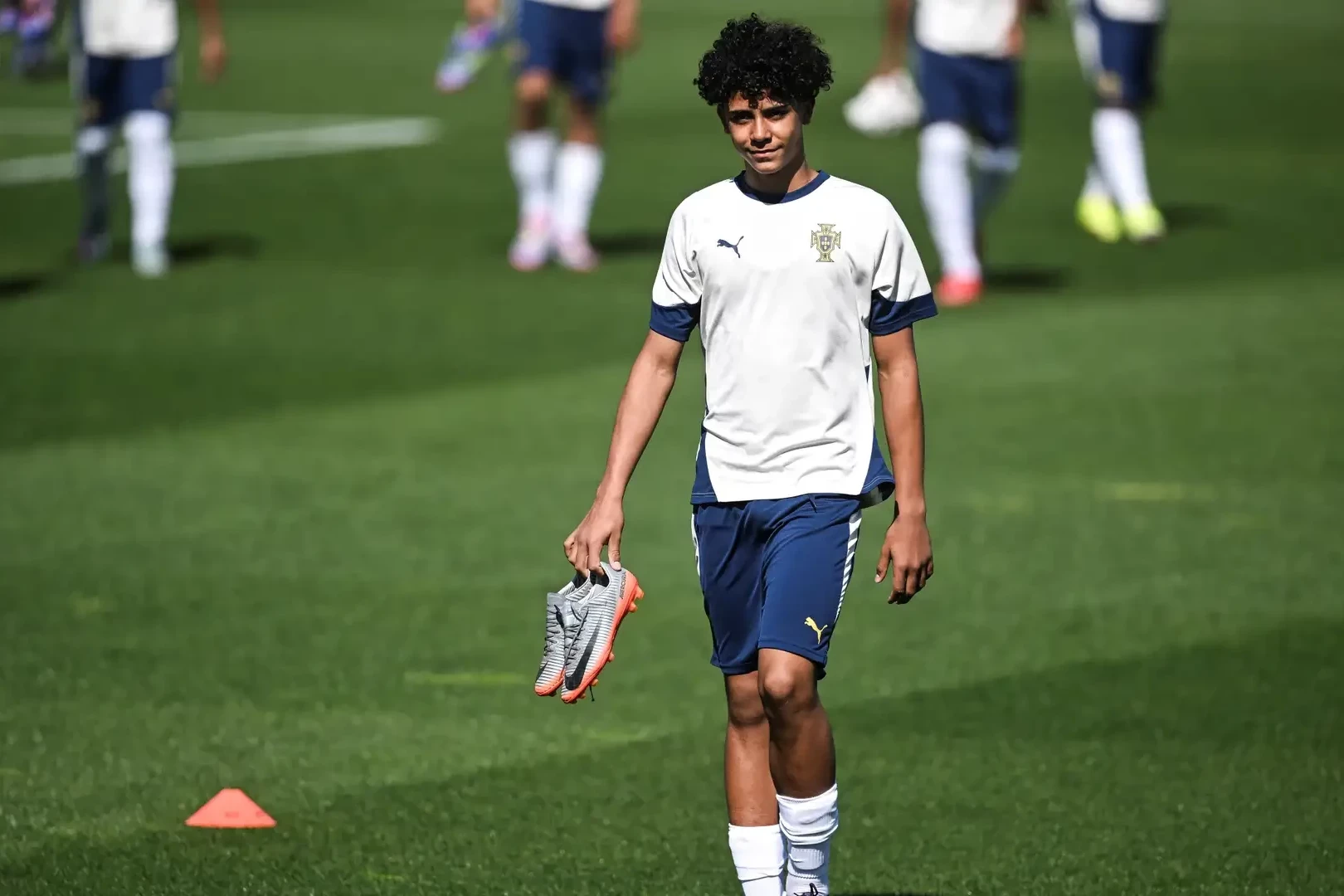 Сын Роналду дебютирует за сборную Португалии U15 в бутсах от отца и Мбаппе
