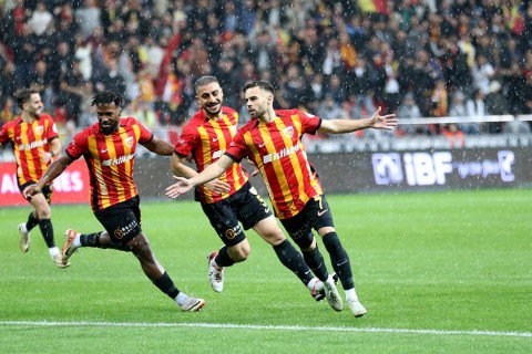 "Kayserispor" 3 xalı 3 qolla qazanıb