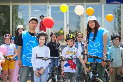 Leyla Əliyevanın təşəbbüsü ilə regionlarda yaşayan uşaq və yeniyetmələrə velosipedlər hədiyyə olunub - FOTO