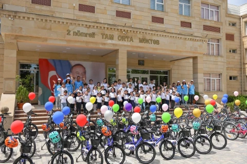 Leyla Əliyevanın təşəbbüsü ilə regionlarda yaşayan uşaq və yeniyetmələrə velosipedlər hədiyyə olunub - FOTO