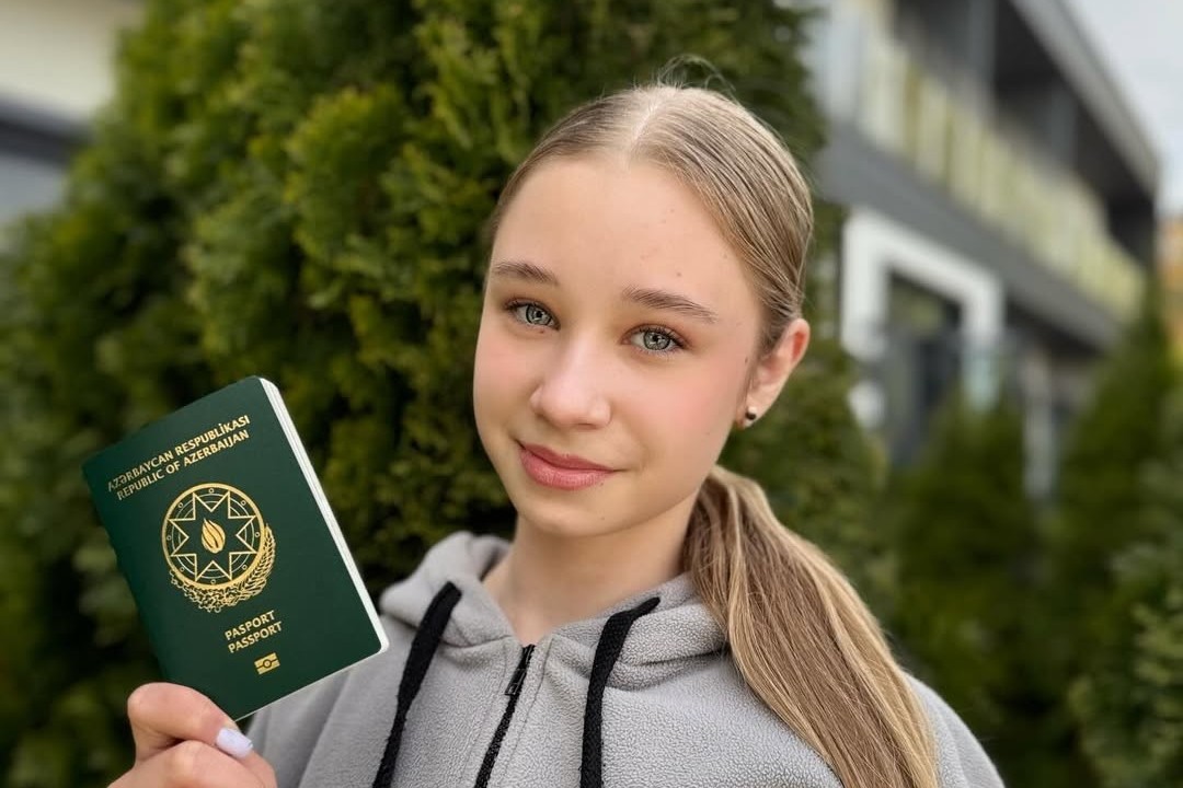 Veronika Jilina Azərbaycan pasportunu aldığını açıqlayıb - FOTO