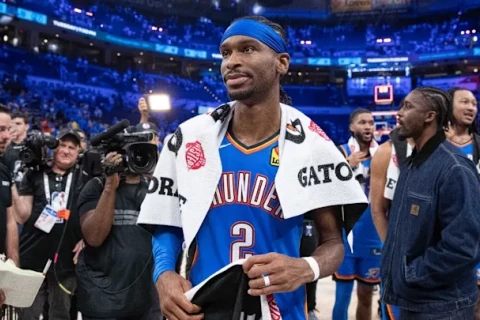 MVP seçilib -  komanda yoldaşlarına "Rolex" saatları hədiyyə edib - VİDEO
