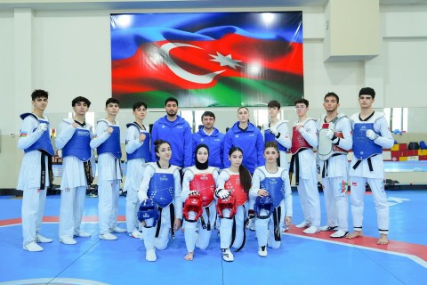 Сборная Азербайджана по тхэквондо начала подготовку к Олимпийскому фестивалю - ФОТО