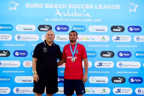 Azerbaijan beach soccer star named Best Player of European Qualifier – PHOTO