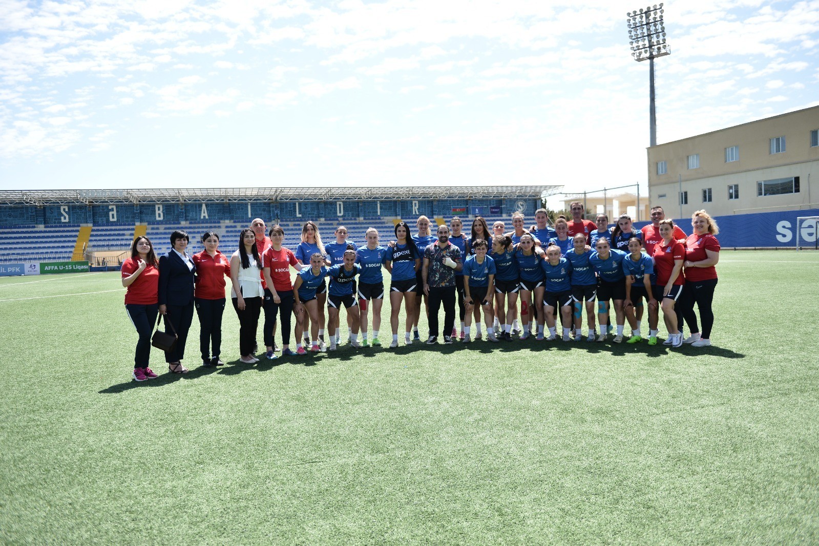 Rafael Ağayev qadın futbolçulardan ibarət millimizin məşqində - FOTO