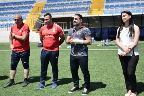 Rafael Ağayev qadın futbolçulardan ibarət millimizin məşqində - FOTO