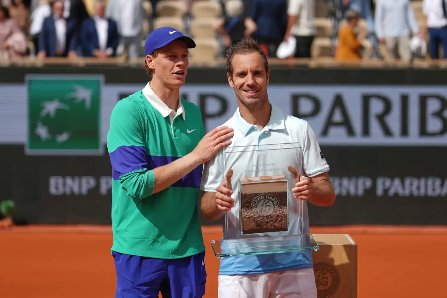 Fransalı tennisçidən VİDA
