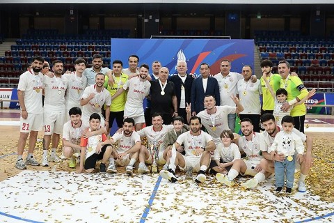 Победители чемпионата Азербайджана по футзалу получили награды — ФОТО