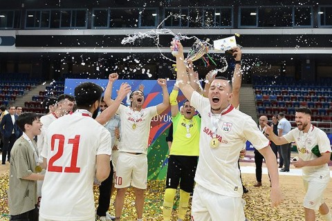 Победители чемпионата Азербайджана по футзалу получили награды — ФОТО