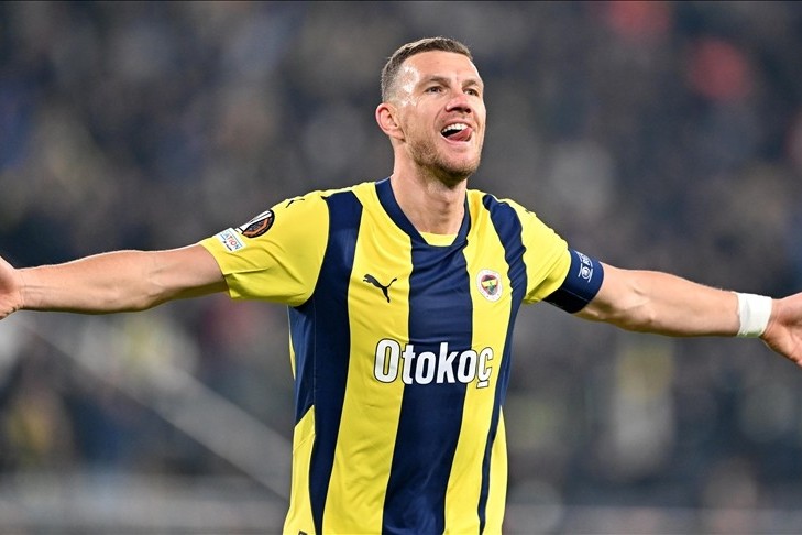 "Fənərbaxça" Edin Dzeko ilə vidalaşıb