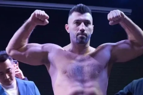 Азербайджанский боксер в Казахстане нокаутировал соперника за 93 секунды