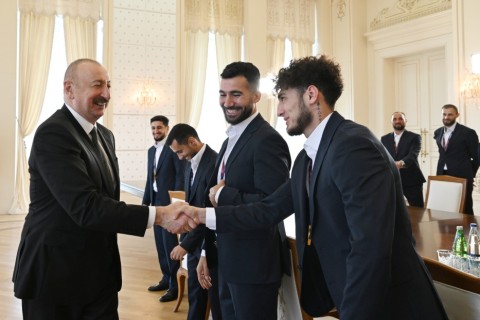 Prezident İlham Əliyev Azərbaycan millisinin üzvlərini qəbul edib - YENİLƏNİB/FOTO