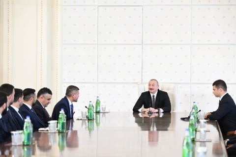 Prezident İlham Əliyev Azərbaycan millisinin üzvlərini qəbul edib - YENİLƏNİB/FOTO