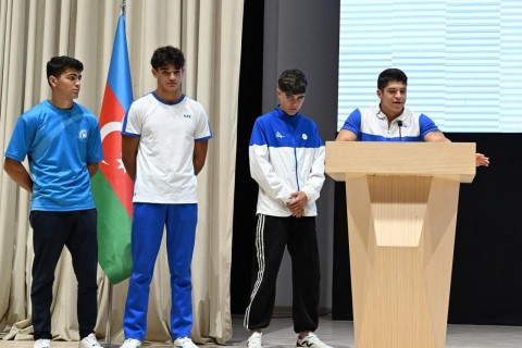 Fərid Qayıbov may ayı ərzində beynəlxalq yarışlarda uğurla çıxış etmiş idmançılarla görüşüb - FOTO