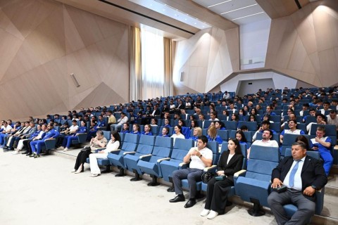 Fərid Qayıbov may ayı ərzində beynəlxalq yarışlarda uğurla çıxış etmiş idmançılarla görüşüb - FOTO