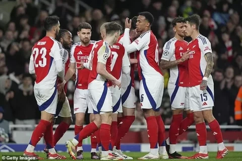 "Arsenal" 20 futbolçu ilə vidalaşıb
