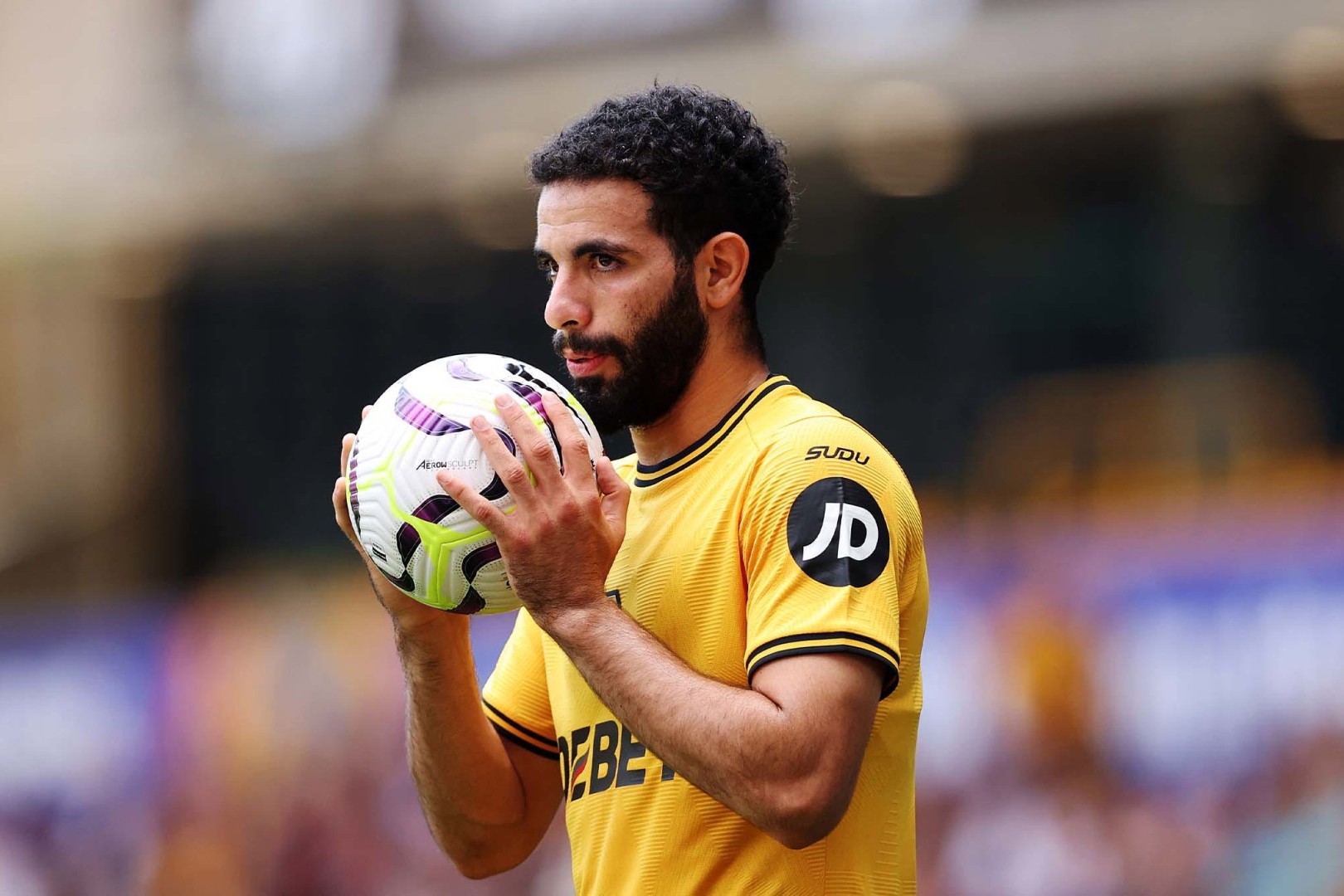 "Mançester Siti" 40 milyona müdafiəçi transfer edib