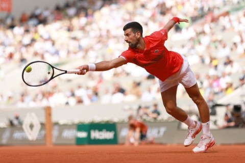 Novak Cokoviç dünyanın bir nömrəli raketkasına qarşı