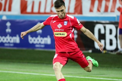 Premyer Liqaya yeni vəsiqə qazanan klub "Zirə"nin futbolçusu ilə maraqlanır