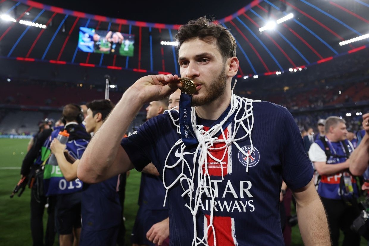 Khvicha Kvaratskhelia and Zuriko Davitashvili robbed in Cannes