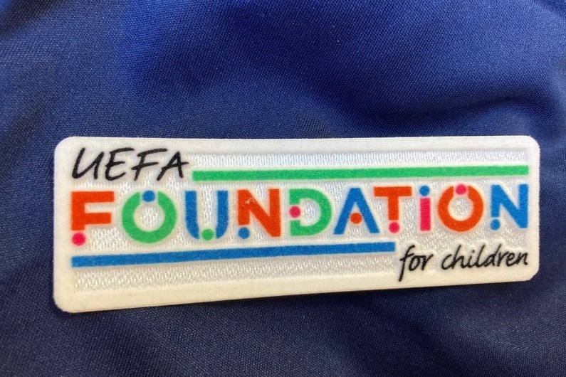 FİF UEFA-nın Uşaq Fondu tərəfindən mükafatlandırılıb