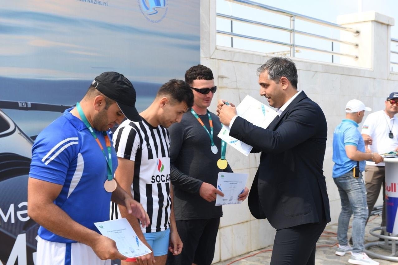 Dövlət qurumlarının əməkdaşları arasında avarçəkmə yarışı keçirilib - FOTO