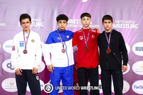 Finalda erməni rəqibini məğlub edən Rəvan Avropa çempionu olub, Ruslandan ikinci qızıl - YENİLƏNİB/FOTO